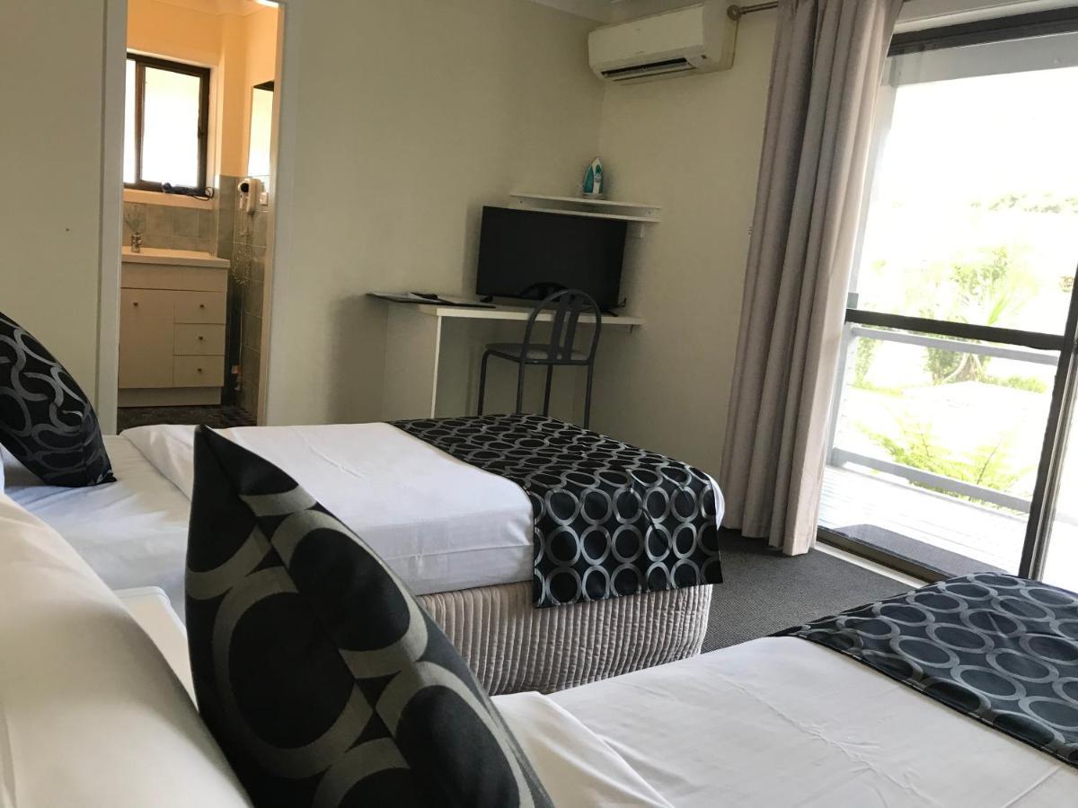 Coffs Shearwater Motel Кофс-Гарбор Екстер'єр фото